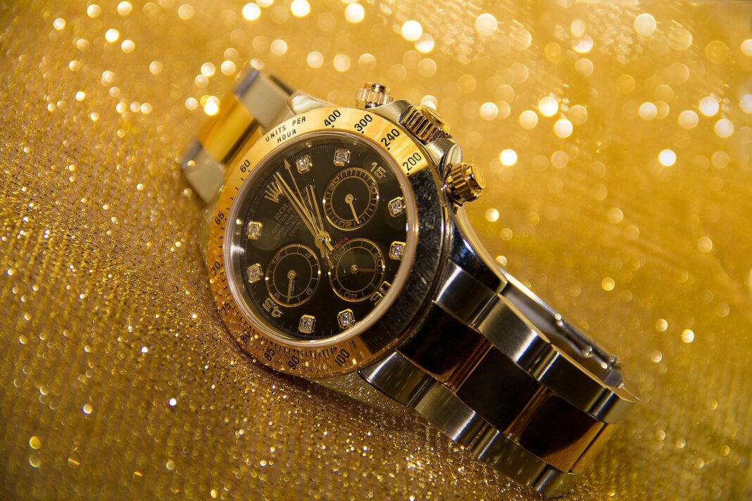 the most luxery watch with golden theme looks stunnung